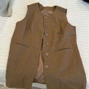 M vest